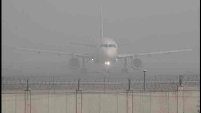 मौसम खराब होने के कारण श्रीनगर  हवाई अड्डे पर 15 उड़ानें रद्द