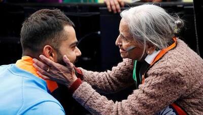 नहीं रही टीम इंडिया की सुपरफैन चारुलता दादी, व्हीलचेयर पर बैठकर पहुंची थी स्टेडियम