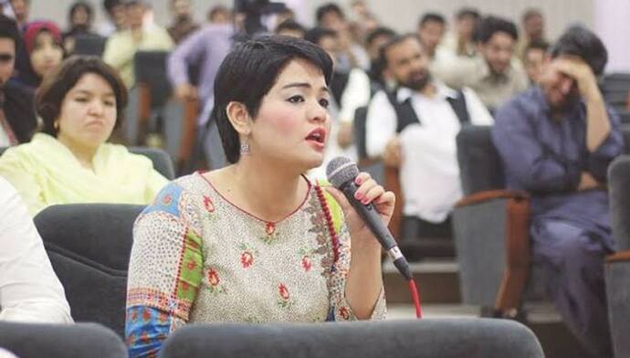 पाकिस्तान में इस महिला एक्टिविस्ट पर देश विरोध के आरोप, विदेश जाने से रोका गया