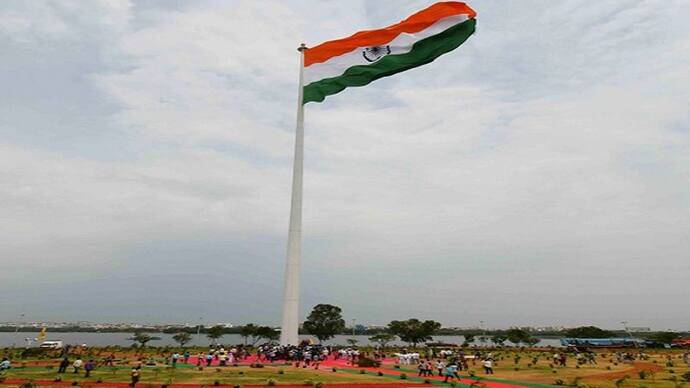 Preparations for hoisting the highest flag of UP are complete the tricolor is hoisted at these 9 places of India