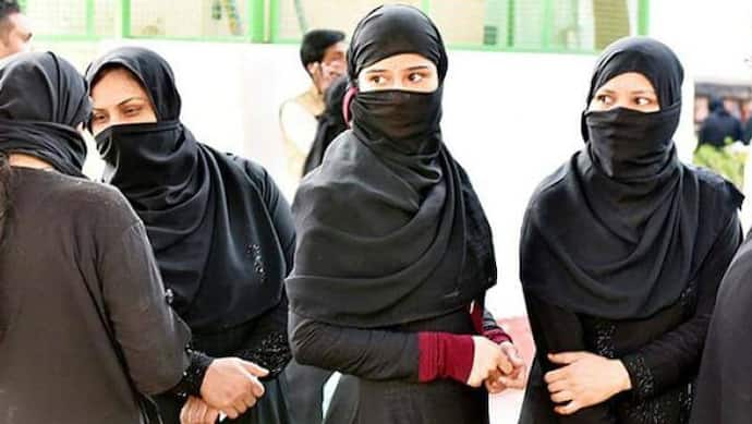 कॉलेज ने छात्राओं के बुर्का पहनने पर लगाई रोक, नियम ना मानने पर लगेगा 250 रु फाइन