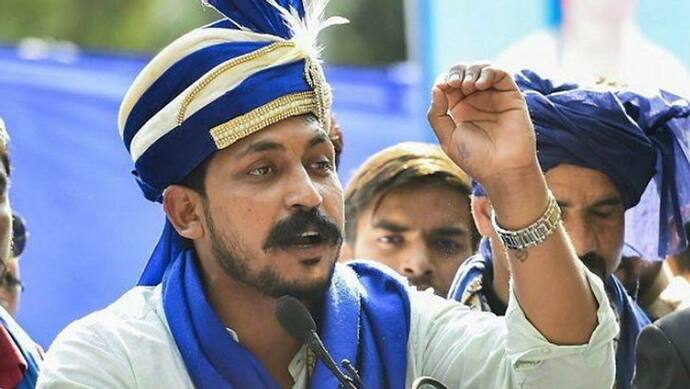 हैदराबाद में सभा को संबोधित करने जा रहे थे चंद्रशेखर आजाद, पुलिस ने हिरासत में लिया