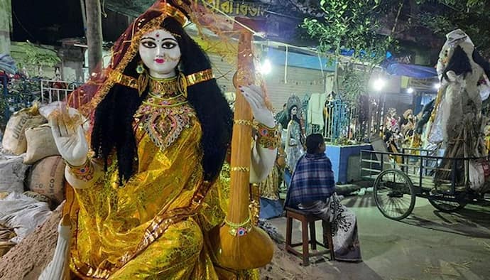 Saraswati Puja 2022: সরস্বতী পুজোর আগে জেনে নিন কিভাবে জন্ম হয়েছিল দেবীর