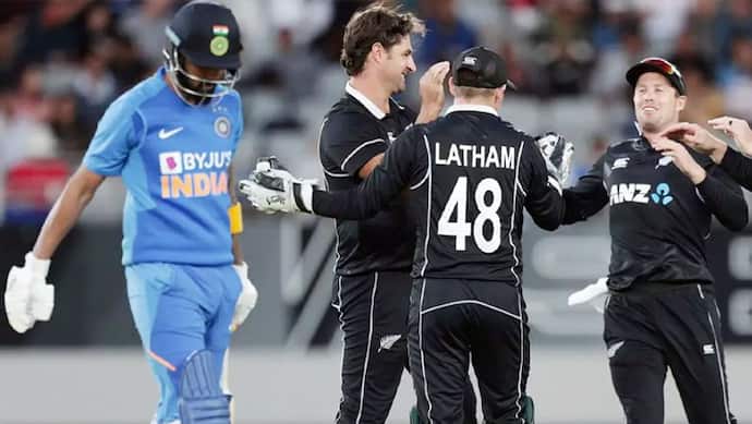 दूसरे वनडे में न्यूजीलैंड को लगी भारत की बीमारी, जीत के बावजूद खिलाड़ियों को हो रहा नुकसान