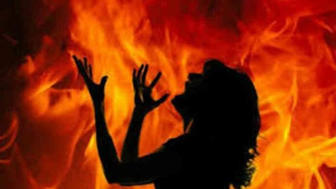 बिहार में बदमाशों की खौफनाक वारदात...दिनदहाड़े युवती को पेट्रोल छिड़क कर जलाया