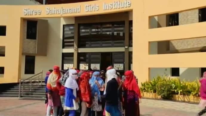 शर्मनाक; कॉलेज में 68 लड़कियों के उतरवाए गए इनरवियर, प्रशासन ने कहा, उन्होंने मर्जी से किया