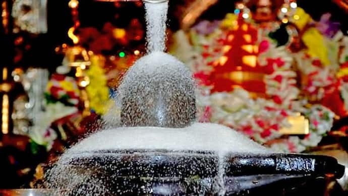 महाशिवरात्रि: भगवान शिव को चावल चढ़ाने से होता है धन लाभ, शिवपुराण में लिखे हैं ऐसे ही आसान उपाय