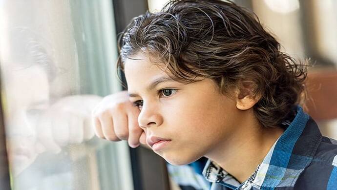 इन 5 बातों से पता चलता है कि बच्चे हो रहे हैं डिप्रेशन का शिकार, रखें उनका ध्यान