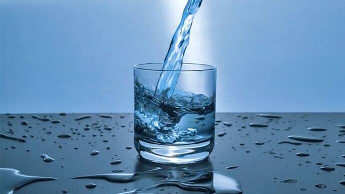शरीर में पानी की कमी से होती हैं कई बीमारियां, इन तीन संकेतों से पहचाने इसे