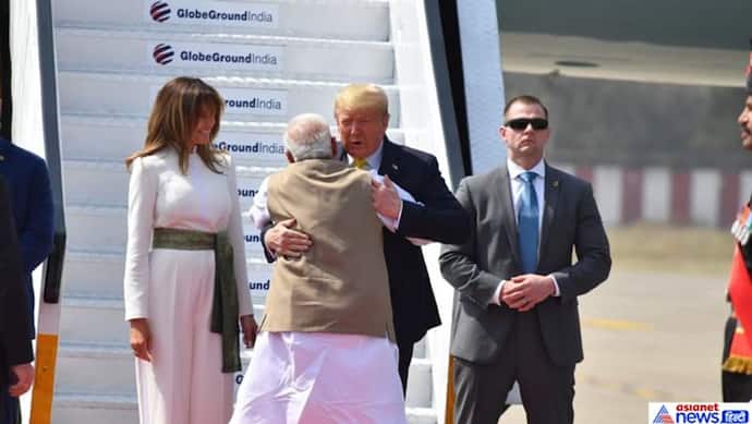 दो बार गले लगे मोदी, 6 बार ट्रम्प ने थपथपाई PM की पीठ,  First Photo में देखें ऐसे हुई पहली मुलाकात