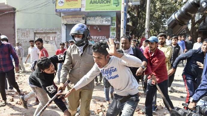दिल्ली में CAA के खिलाफ फिर हिंसा, शांति बनाए रखने के लिए एडिशनल फोर्स तैनात, 4 लोगों ने गंवाई जान