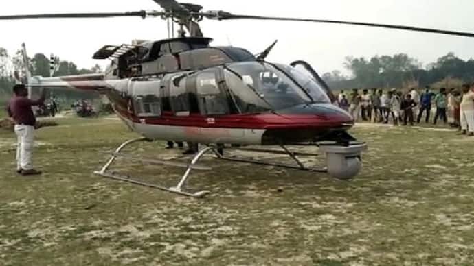 Emergency landing of helicopter in the field due to oil leaks