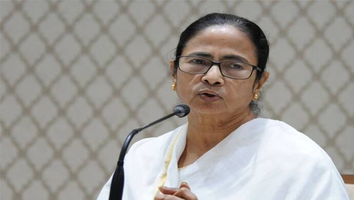 दिल्ली हिंसा पर बंगाल की CM ममता बनर्जी ने लिखी कविता, 'क्या यह लोकतंत्र का अंत है'