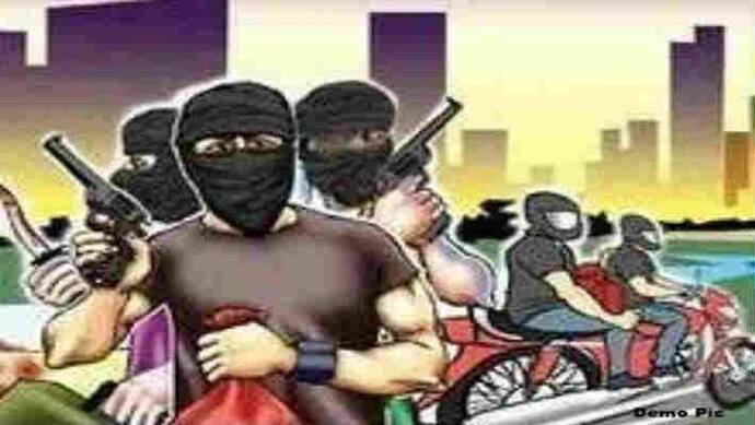 पटना में बेखौफ अपराधियों का ताडंव, दिनदहाड़े श्रीराम फाइनेंस के ऑफिस से लाखों की लूट