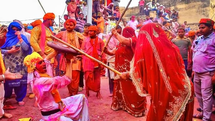 होली से जुड़ी है अनेक परंपराएं, जानिए भारत में कहां, किस रूप में मनाया जाता है ये त्योहार