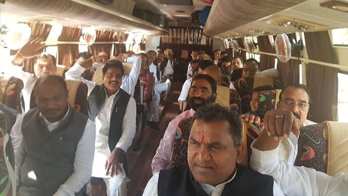 कमलनाथ को विधायकों के टूटने का डर, भेजे जा रहे जयपुर; कांग्रेस का दावा- सभी MLA हमारे साथ