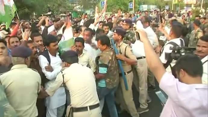 भोपाल: भाजपा कार्यालय के सामने कांग्रेसी कार्यकर्ता का विरोध प्रदर्शन, झड़प हुई तो हिरासत में लिए गए