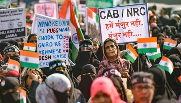 कोरोना का खौफ : इंदौर में CAA विरोधी प्रदर्शन 31 मार्च तक के लिए स्थगित, प्रशासन के कहने पर समेटे गए तम्बू