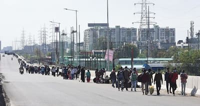 केजरीवाल का कोरोना को लेकर सबसे बड़ा डर, चौंकाने वाली हैं दिल्ली छोड़कर भाग रहे लोगों की तस्वीरें