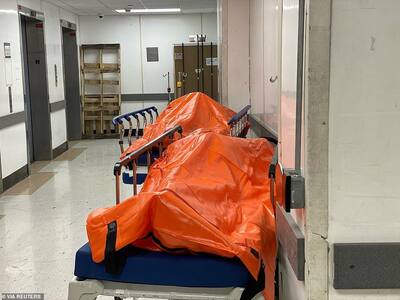न्यूयॉर्क में शवों से भरे अस्पताल, अब लाशों को ट्रकों में भरकर रखा जा रहा; Photos से हुआ खुलासा