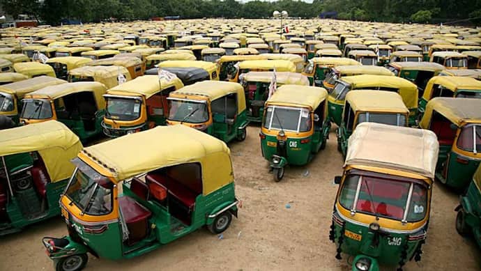 केजरीवाल सरकार की नई पहल, टैक्सी, ऑटो रिक्शा, ई रिक्शा वालों को 5000 रुपए आर्थिक मदद देने का ऐलान