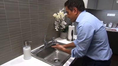 इस देश में पानी की जगह यूज करते हैं टॉयलेट पेपर, अब दिन में 36 बार कोरोना करवा रहा हैंडवॉश