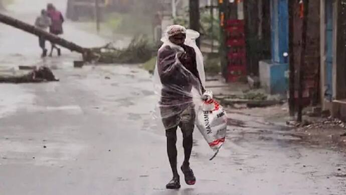 अम्फान तूफान से 72 लोगों की मौत पर परेशान हुईं ममता बनर्जी, मोदी ने कहा, डोन्ट वरी दीदी, मदद करेंगे