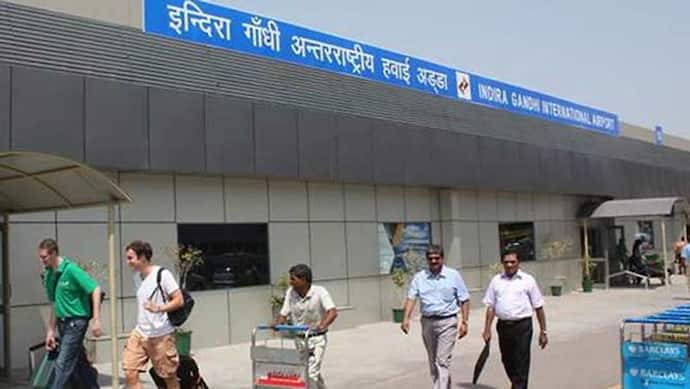 Omicron :एट रिस्क देशों से 3,400 से ज्यादा यात्री लेकर भारत पहुंचीं 11 उड़ानें, इनमें से 6 कोविड संक्रमित मिले