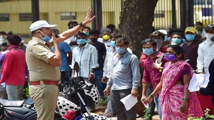फोन पर गलत मैसेज मिलने से हजारों प्रवासी मजदूर बेंगलुरु में हुए जमा, मची भारी अफरातफरी