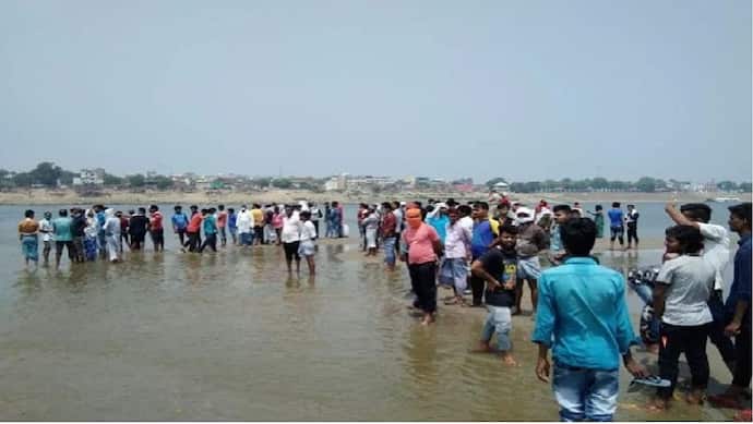 दोस्त को बचाने का बना रहे थे Tik Tok, गंगा में डूबने से पांच किशोरों की मौत, CM योगी ने जताया शोक