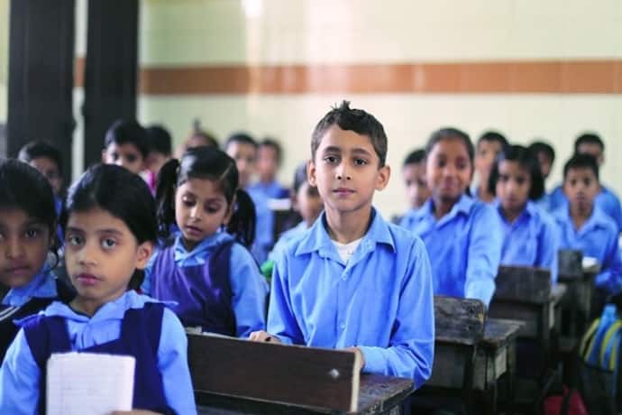 School Chalo: बच्चों को स्कूल भेजने पर हर महीने 1200 रुपये देगी योगी सरकार, पास होने पर 6-6 हजार
