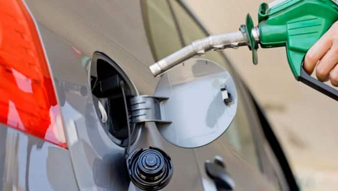 Petrol Diesel Price, 2 April 2022: 12 दिन में फ्यूल के दाम में 7 रुपए से ज्यादा का इजाफा