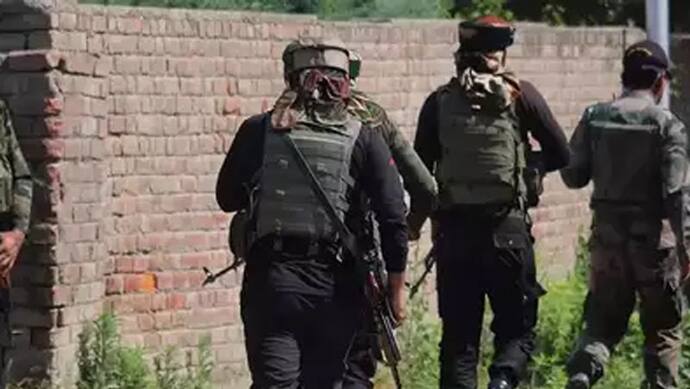 कश्मीर:एक्शन में आर्मी, 24 घंटे में अलग-अलग मुठभेड़ में 8 आतंकी ढेर, मस्जिद के अंदर घुसकर 2 को मारा