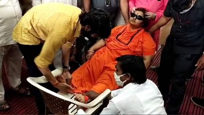 BJP दफ्तर में बेहोश होकर गिर पड़ीं सांसद साध्‍वी प्रज्ञा ठाकुर, अचानक हुई उनकी तबीयत खराब