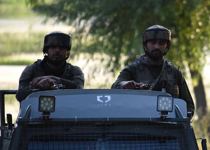जम्मू-कश्मीर: सुरक्षाबलों को मिली बड़ी कामयाबी, सोपोर से लश्कर के 4 आतंकी गिरफ्तार