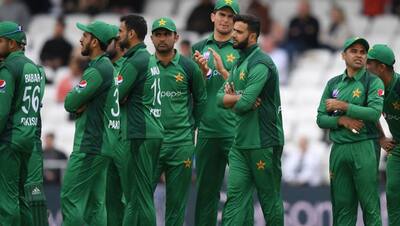 पाकिस्तानी क्रिकेटर्स में फैला कोरोना; हफीज तीन दिन में पॉजिटिव, निगेटिव और फिर पॉजिटिव, उड़ रहा मजाक