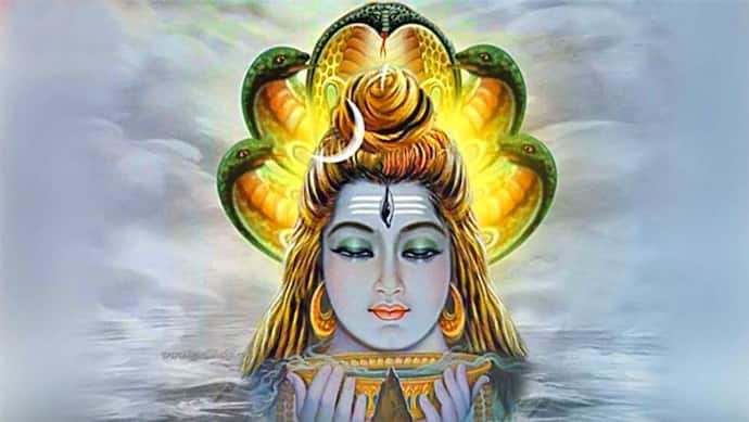 भगवान शिव के हाथ में क्यों है त्रिशूल और क्यों पिया था उन्होंने समुद्र मंथन से निकला विष?