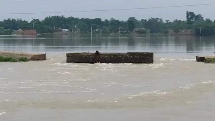 नेपाली नागरिकों ने तोड़ा बांध, बह गई सड़कें, भारत के ये इलाके हुए जलमग्न, बाढ़ की आशंका