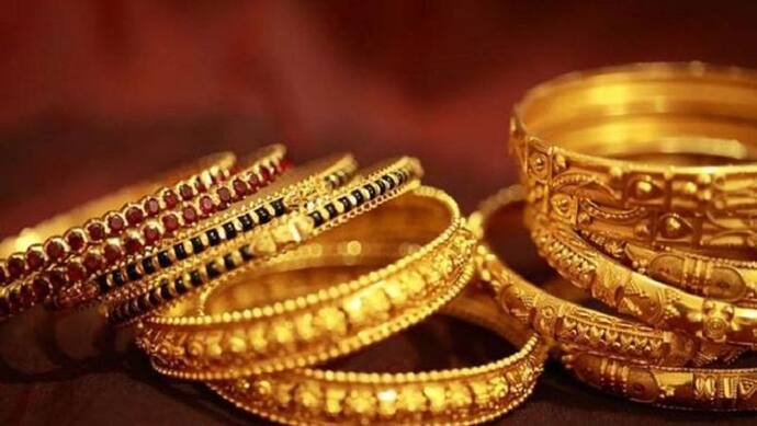 Gold Price Today : ৫০ হাজারের গন্ডি পার করল পাকা সোনা, আগুন দাম বাড়ছে রূপোর