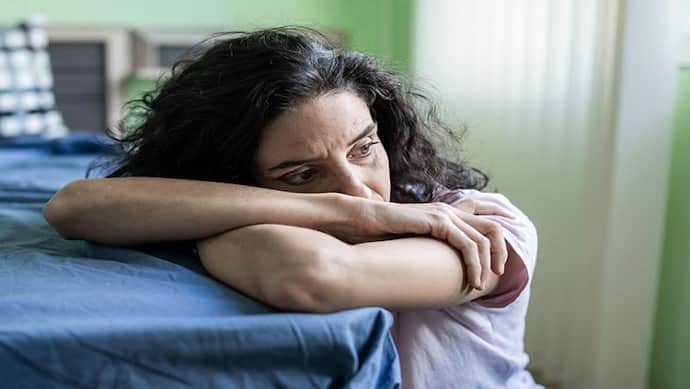 कोरोनावायरस महामारी में महिलाएं ज्यादा हो रहीं तनाव की शिकार,  इन 5 टिप्स से मिल सकती है राहत