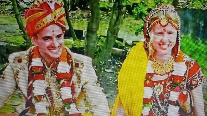 विदेशी कपल ने देवभूमि में अनोखे अंदाज में की शादी..लॉकडान में गोवा से शुरू हुई थी इनकी लव स्टोरी