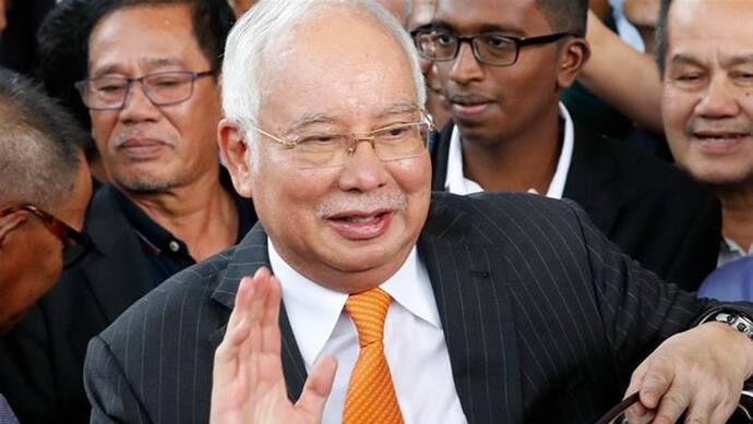 मलेशिया के पूर्व पीएम नजीब रज्जाक भ्रष्टाचार के 7 आरोपों में दोषी, कहा, मुझे धूर्त बैंकरों ने भटका दिया