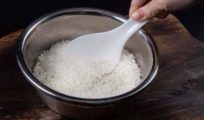 क्या आज तक आप भी गलत तरीके से बना रहे थे चावल, खौलते पानी में जरूर डालें ये 1 चीज