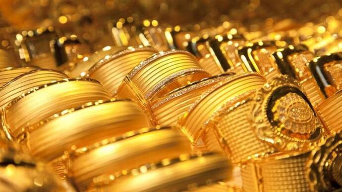 Gold Price Today-বর্ষশেষের প্রাক্কালে সোনার দামে সামান্য পতন, তবুও হাসি ফুটল না মধ্যবিত্তের মুখে