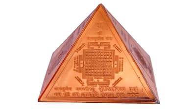 टिप्स: वास्तु दोष दूर करने के लिए घर में कौन-सी धातु का पिरामिड रखना चाहिए?