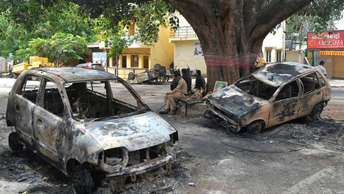 मेरे घर में आग लगा दी गई, पेट्रोल बम फेंके गए...कांग्रेस विधायक ने बताई बेंगलुरु हिंसा की आपबीती