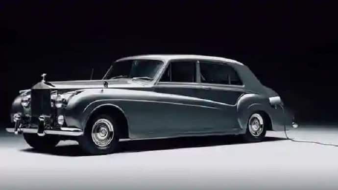 ये है दुनिया की पहली इलेक्ट्रिक Rolls Royce कार, कीमत जान कर रह जाएंगे हैरान