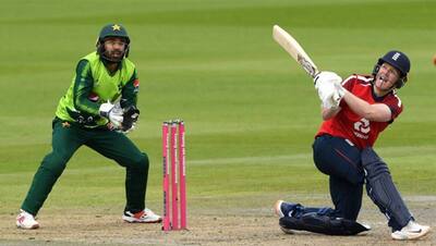 एक बार फिर मैच के दौरान इस पाकिस्तानी क्रिकेटर का उड़ा मजाक, सोशल मीडिया पर लग गई मीम्स की झड़ी