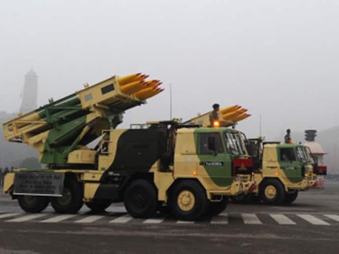 Pinaka missile system that will be deployed at Indias borders with Pakistan China