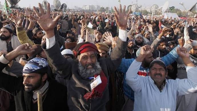 पाकिस्तान में प्रदर्शनकारियों ने फ्रांसीसी दूतावास में घुसने की कोशिश की, पुलिस ने छोड़े आंसू गैस के गोले